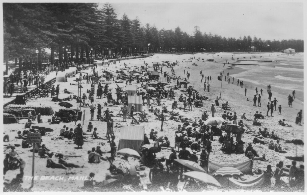 Crowded day at Manly Beach