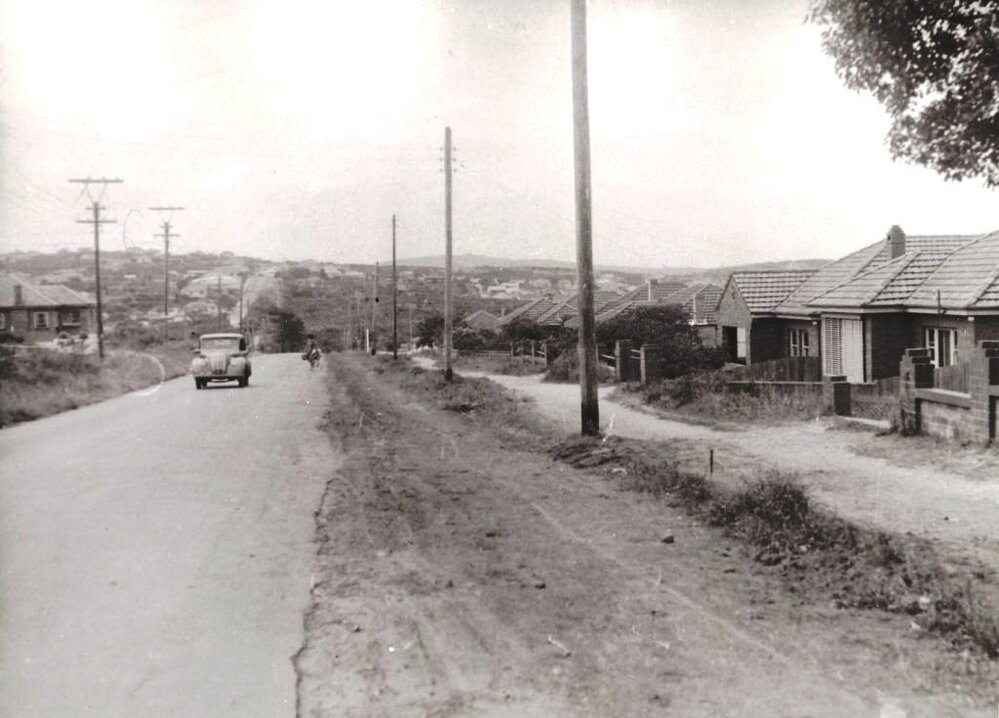 Frenchs Forest Road pre-construction of shoulder, Seaforth,  1949