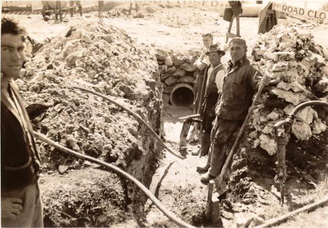 Construction continues on Frenchs Forest Road, Seaforth, c1940s