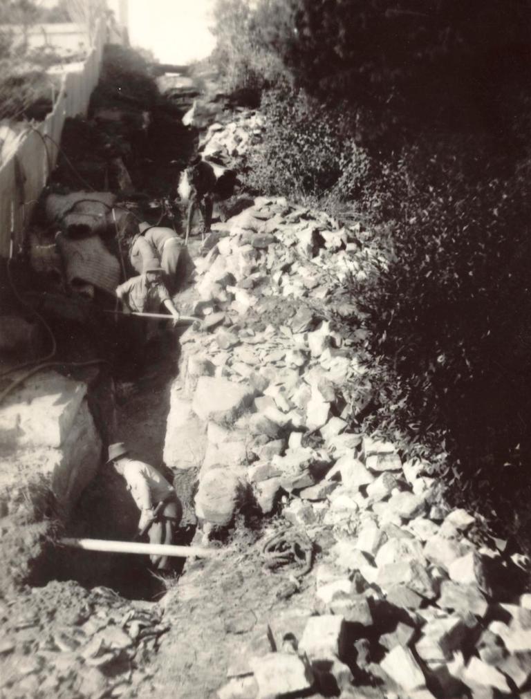 Excavations continue at Gordon Street, Balgowlah Heights, 9th July 1947