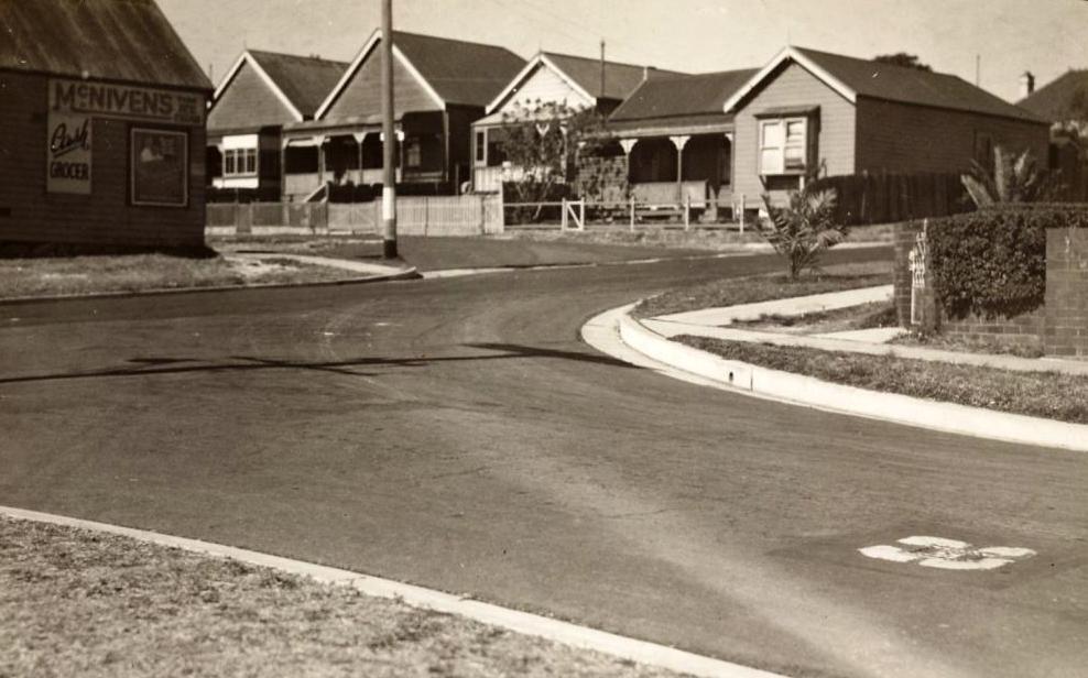 Jamieson Street junction with Suwarrow Street, Fairlight, May 1944