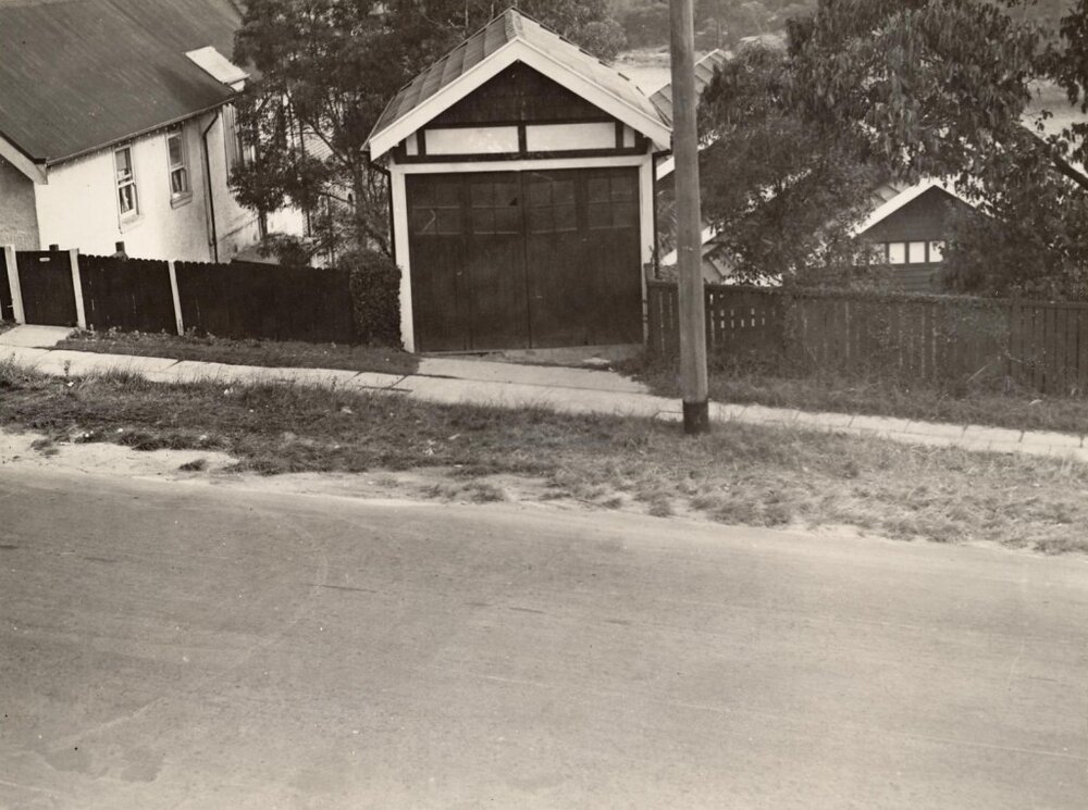 Lauderdale Avenue garage at Cooinoo, Fairlight, 19th March 1941