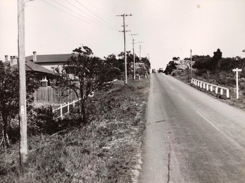 Looking up Frenchs Forest Road, Seaforth, 7th October 1949