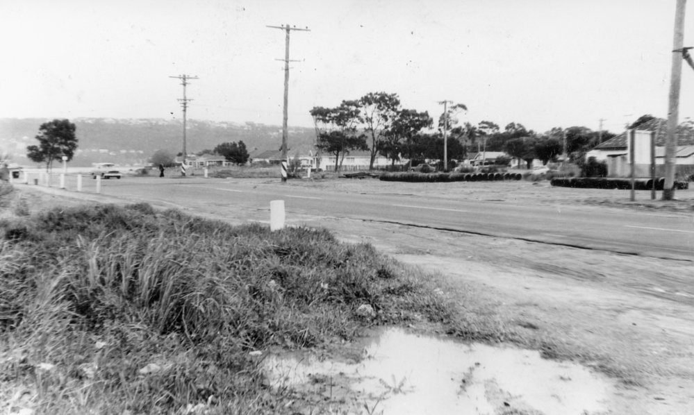 Wakehurst Parkway and Pittwater Road junction,  Narrabeen