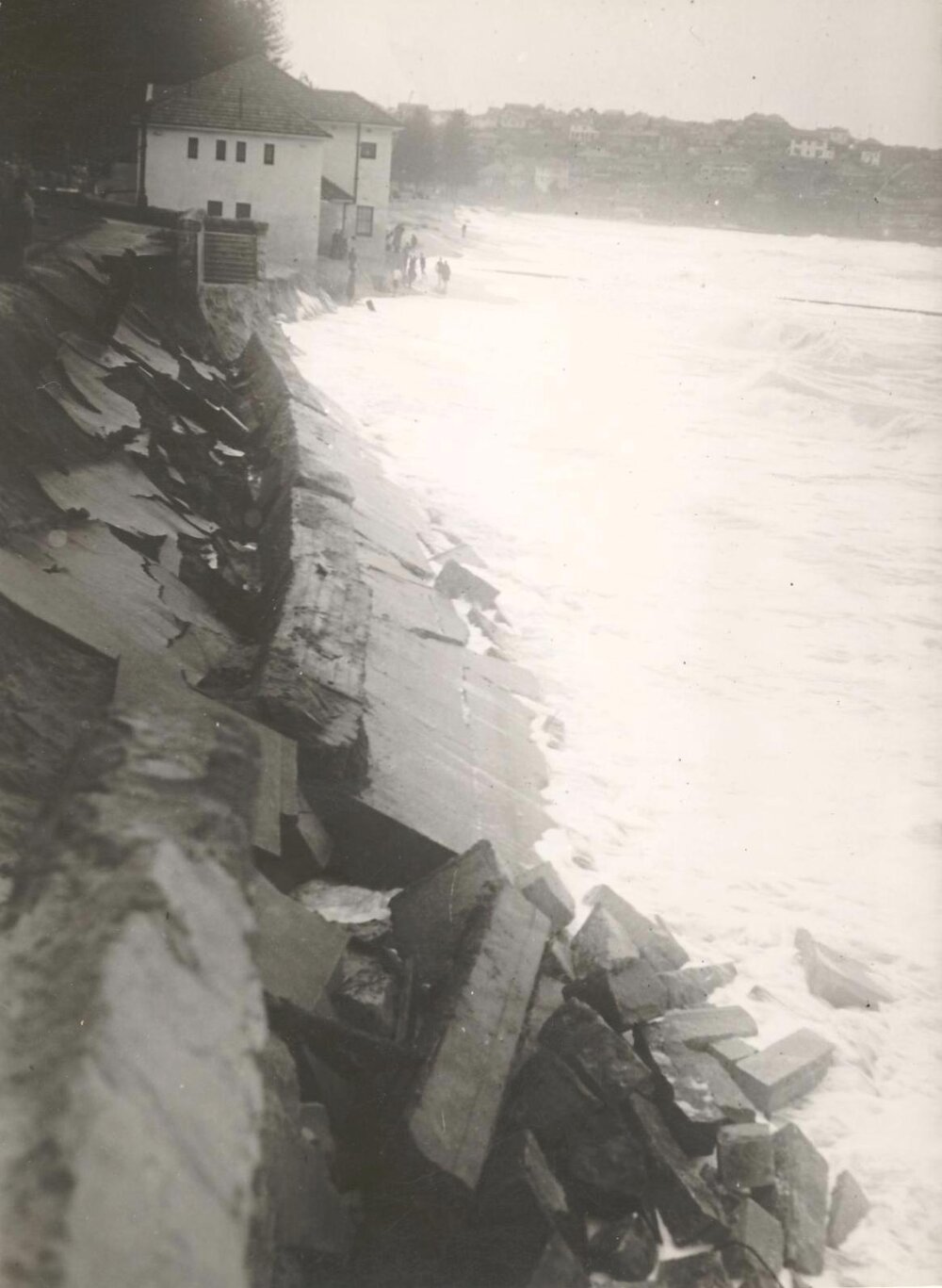 North Steyne collapsed concrete wall, Manly, 24th June 1950