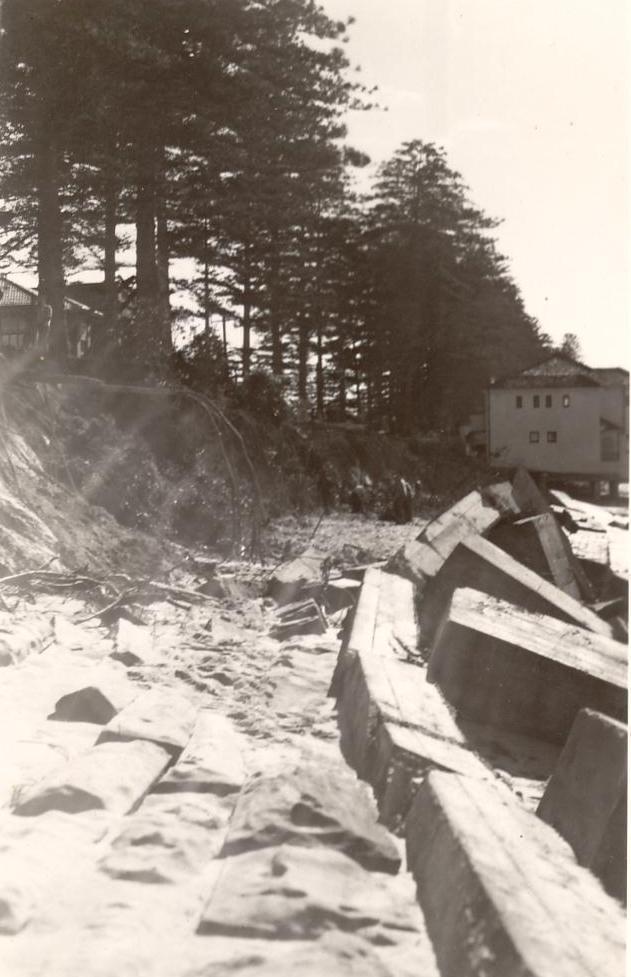 North Steyne sea wall, surf club, Manly, 25th June 1950