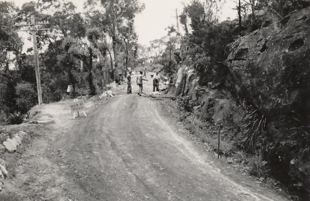 Peronne Avenue with work crew, Clontarf, 1956