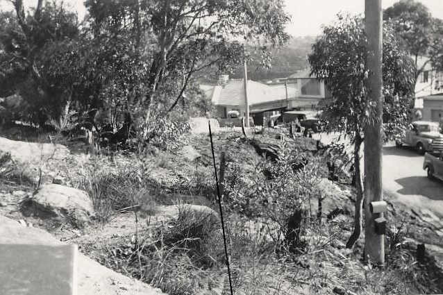 Peronne Avenue construction works on hillside, Clontarf, 1956