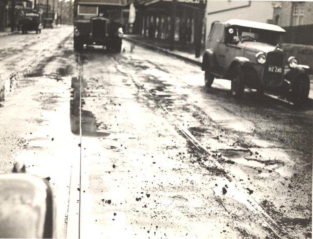 Pittwater Road near Denison St, Manly, 7th May 1940