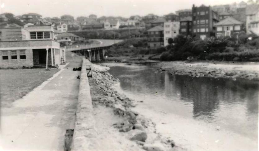 Queenscliff Lagoon outlet i, Queenscliff, 1956