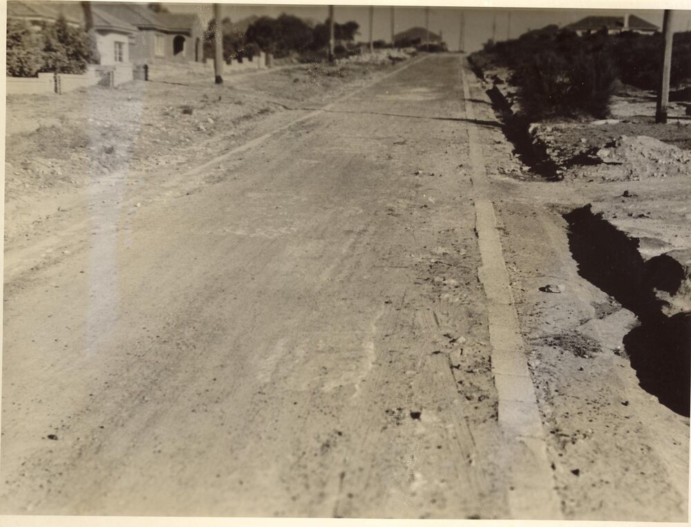 Radio Avenue looking south, Balgowlah Heights, 29th June 1946