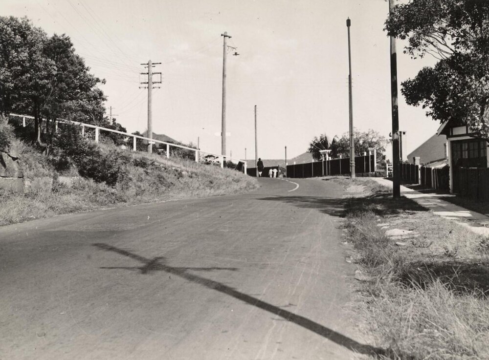 Rosedale and Lauderdale Avenue intersection, Fairlight, 4th November 1940