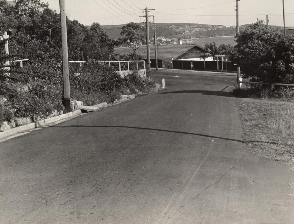 Rosedale and Lauderdale Avenue intersection,  Fairlight, 4th November 1940