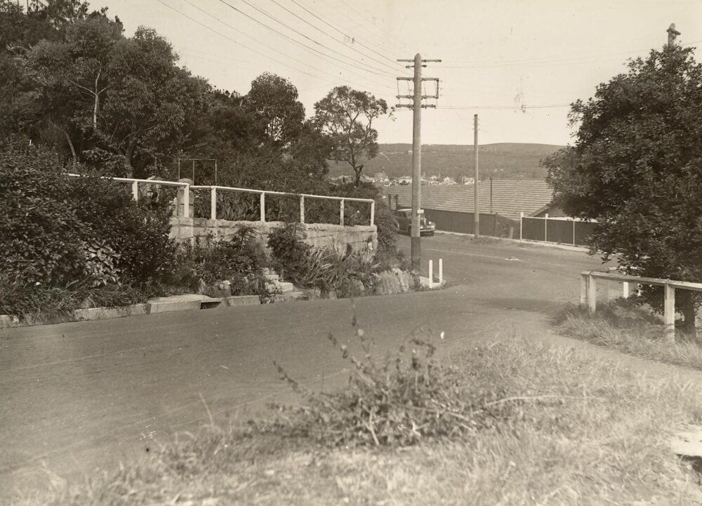 Rosedale Avenue at the junction with Lauderdale Ave, Fairlight, 19th March 1941