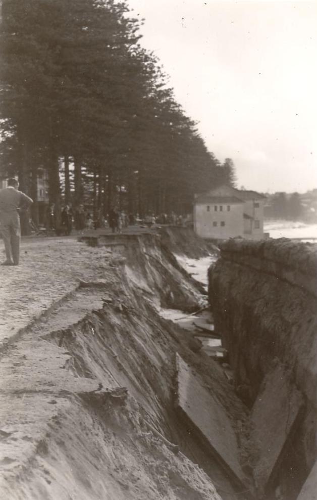 Seawall collapse, North Steyne, Manly, 25th June 1950