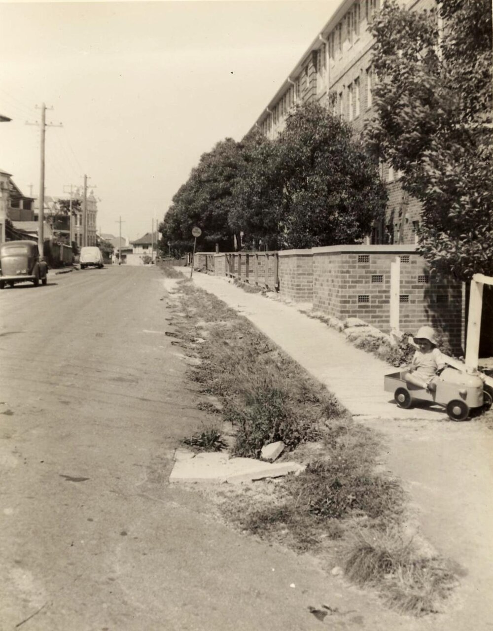 Stuart Avenue outside Gocher Court, Manly, late 1953