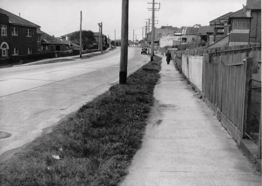 Sydney Road opposite La Perouse Street, Fairlight, 26th May 1949