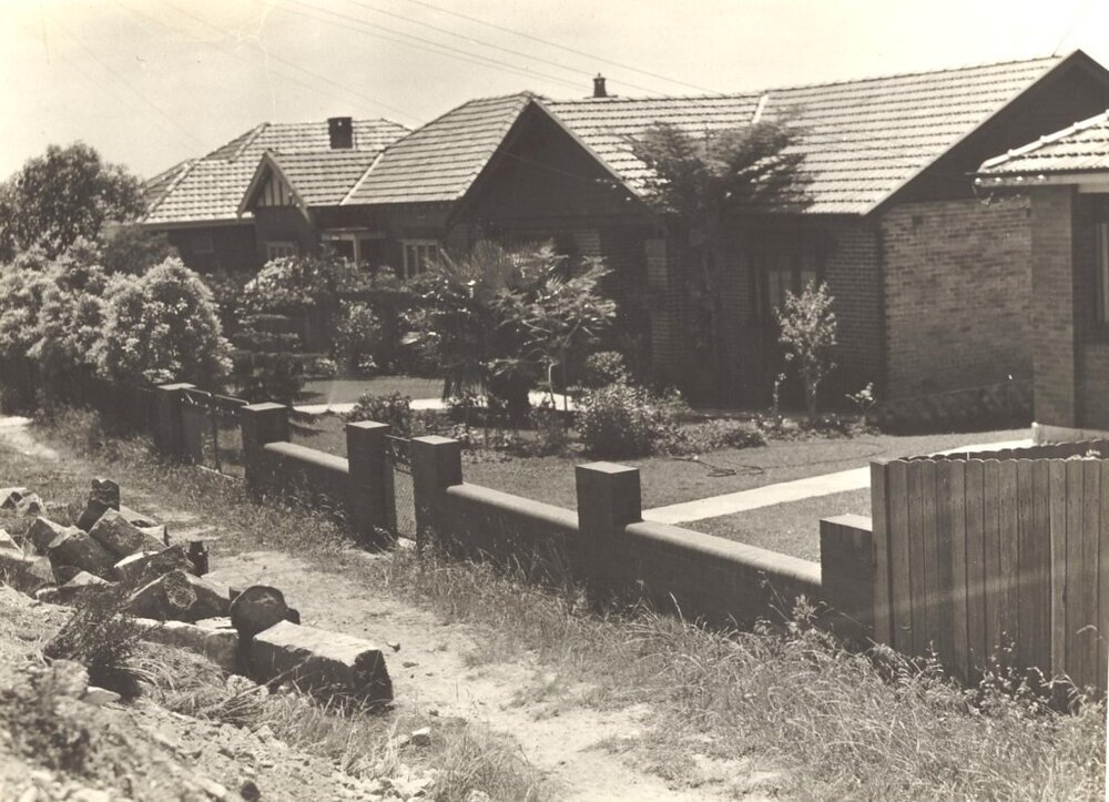 Violet Street at Mrs May's, Balgowlah, 25th November 1937