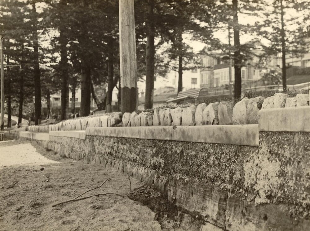 West Esplanade wall, Manly, 15th September 1932
