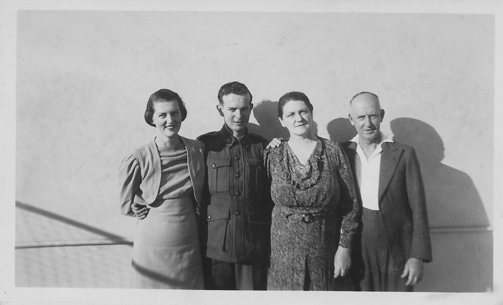  The Horton family at Palm Beach, Marie, Pat, Mary &amp; Frank Horton