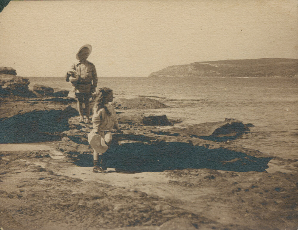 Queenscliff Beach looking towards Manly Beach, 1913
