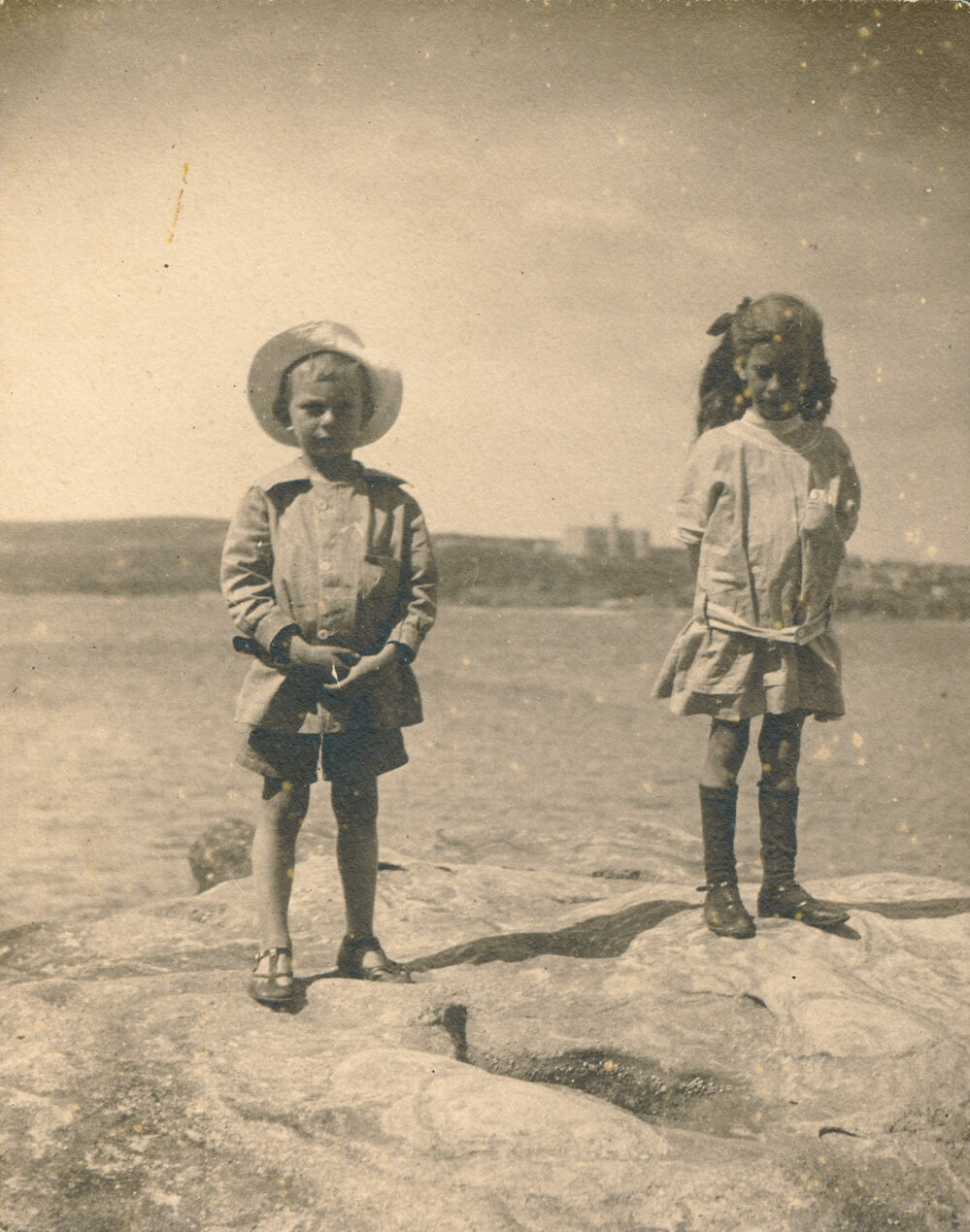 Elinor and Wilfred Fletcher at Queenscliff Beach March 1913