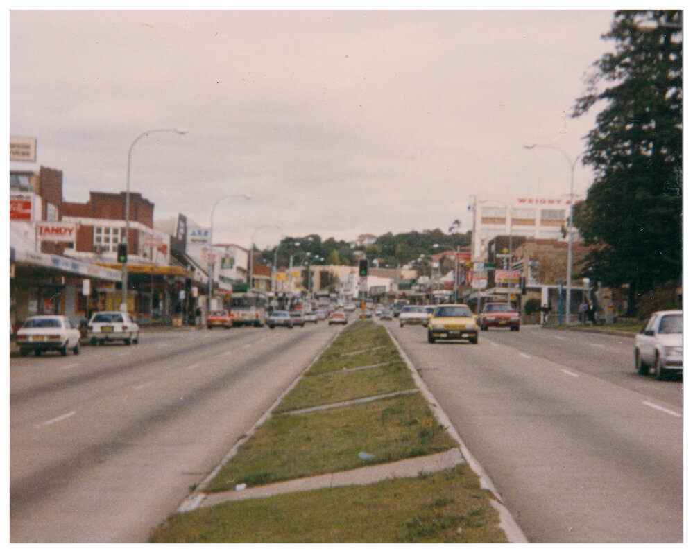 Businesses on Pittwater Road, Dee Why, c1998