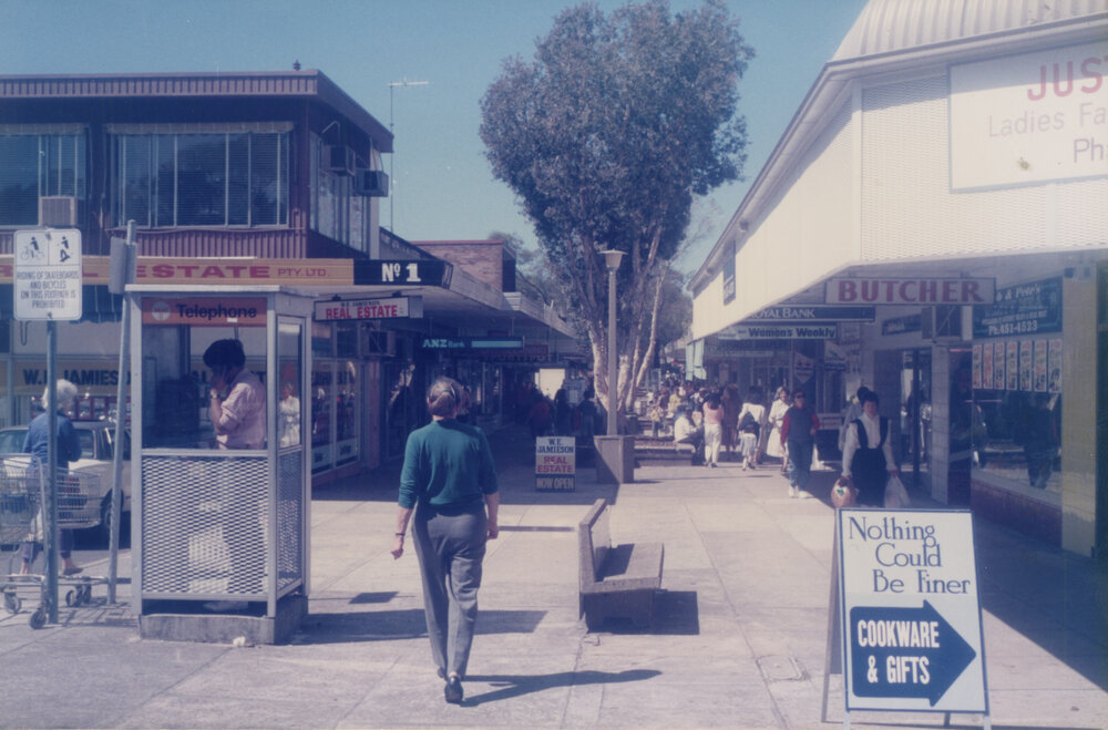 Forestville Shopping Centre, 1990