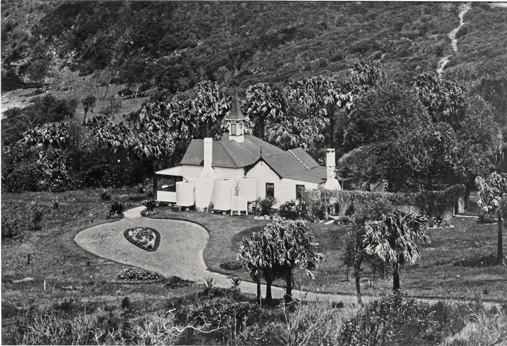 Bilgola House with circular driveway c 1910s