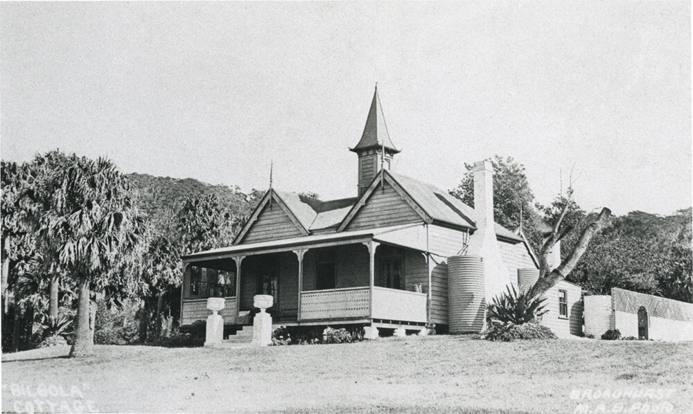 Bilgola House with urns, Bilgola Beach 1912