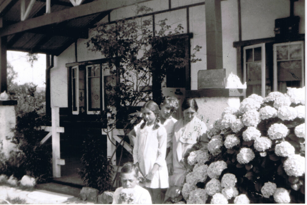 Trim Family portrait in Dee Why, c1920s