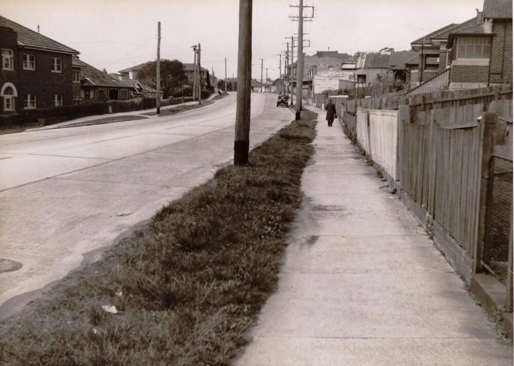 Sydney Road opposite La Perouse Street, Fairlight, 26th May 1949
