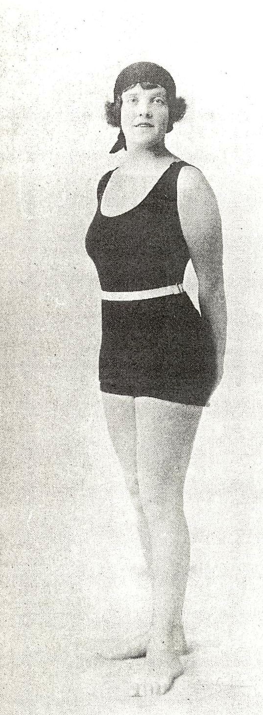 Lilian Owen, bathing beauty
