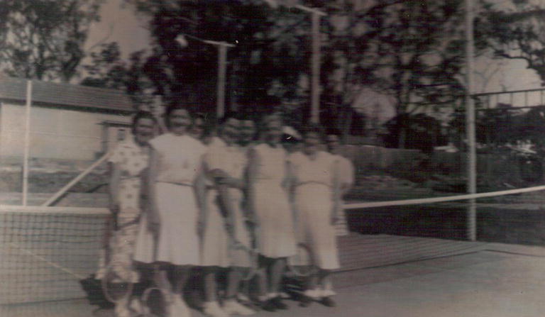 Newport Public School mothers tennis group at Gladstone Street Courts, Newport, 1950s