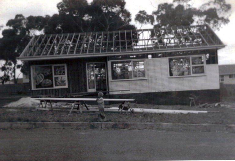 Building the house at 18 St Andrews Gate, Elanora, 1957