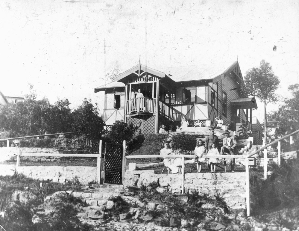 13 Waine Street, Freshwater