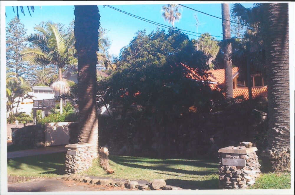 Cairns of former Bilgola House, Bilgola Ave, Bilgola Beach, c2012