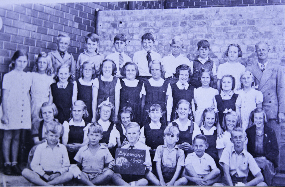 Class 4b of Balgowlah Public School, Seaforth, 1945