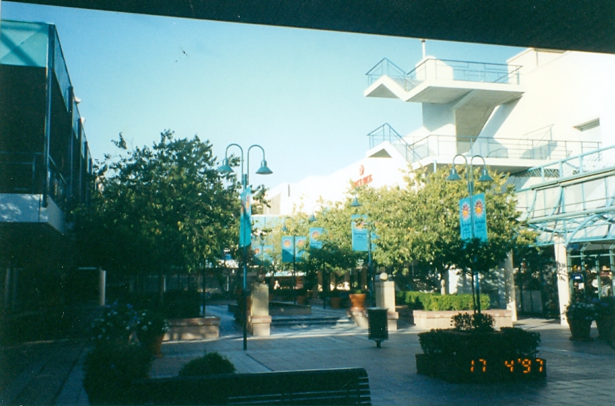 Warringah Mall prior to the first major renovations in 1998