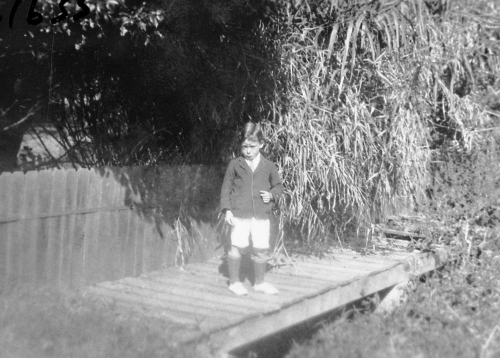 Walter Osborne on Bridge Alexander Street, Collaroy