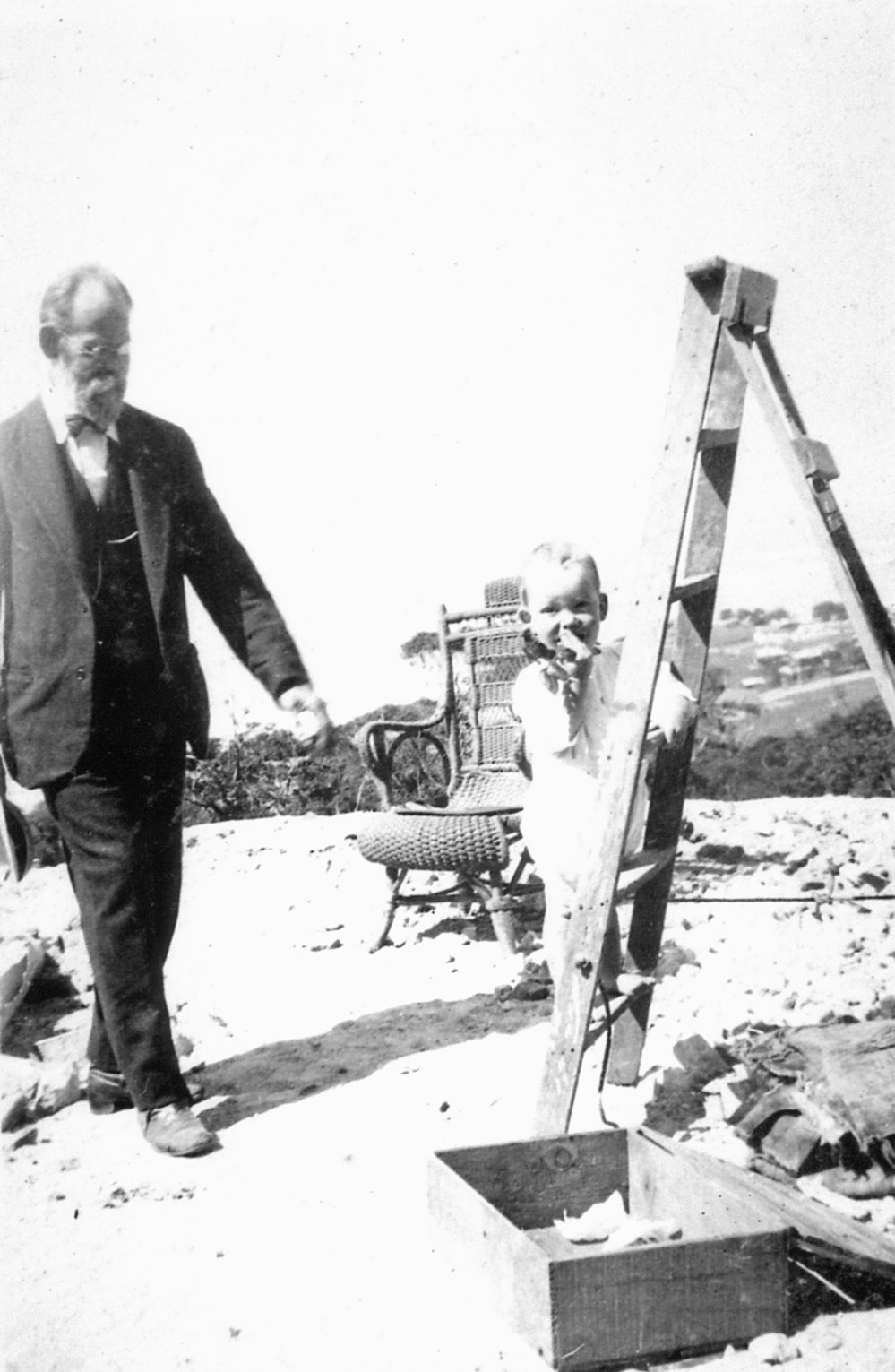 Building the Osborne family home  'La Vista' 62 Alexander Street, Collaroy