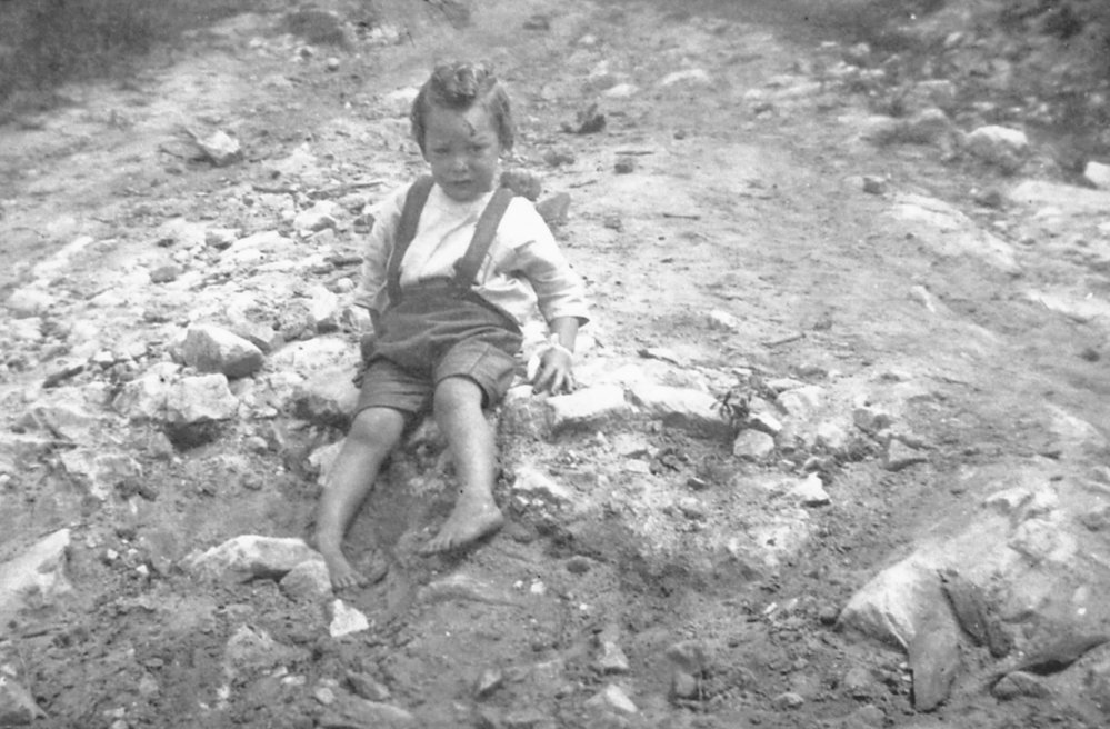 Walter Osborne at Alexander Street Collaroy