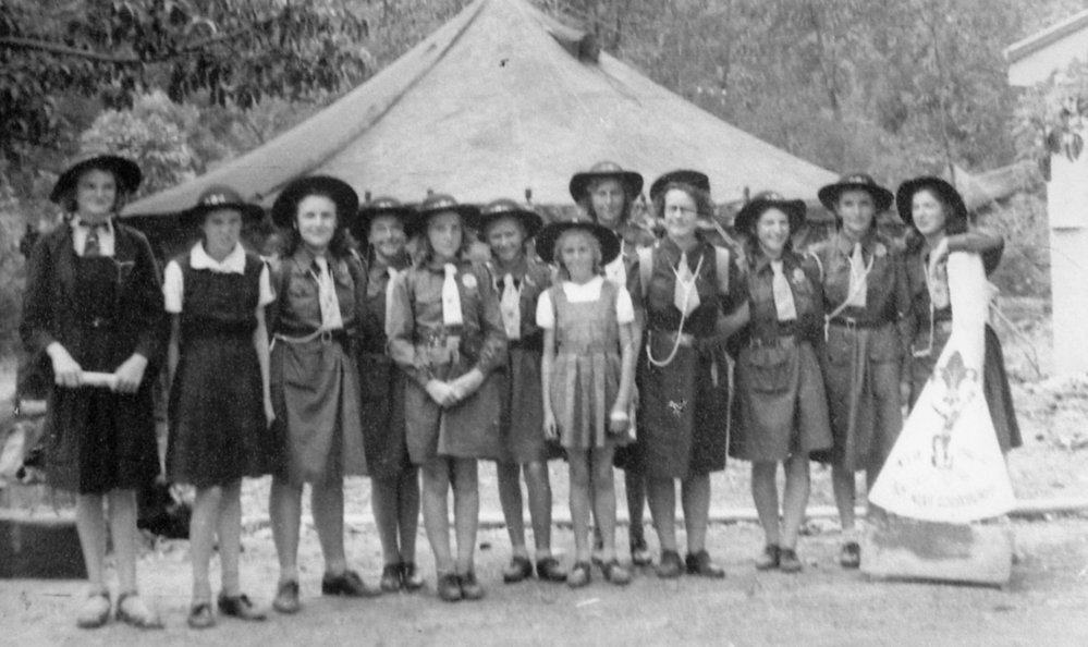 Eva Osborne  and the 2nd Collaroy Methodist Girl Guides, Collaroy