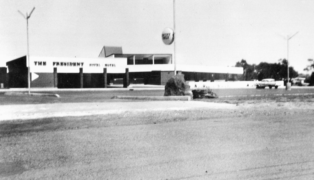 The President Hotel, Forest Way, Belrose