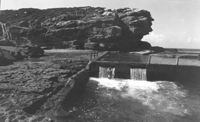 North Curl Curl Beach Rock pool