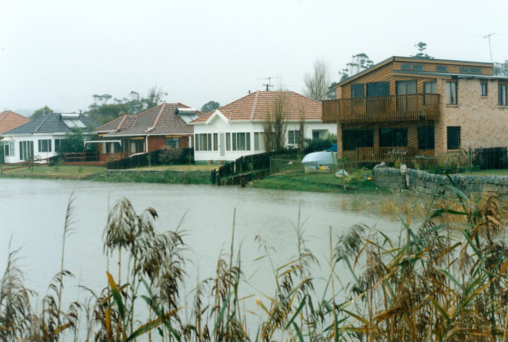 Narrabeen Lagoon during flood, 1989