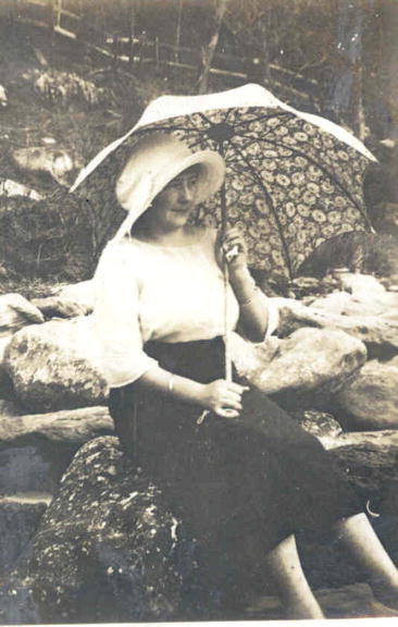 Dulcie Windybank at Waratah Bay