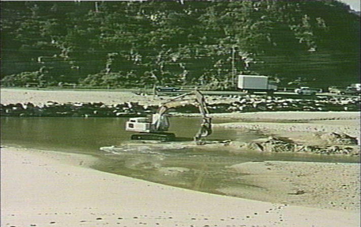 Entrance to Narrabeen Lagoon