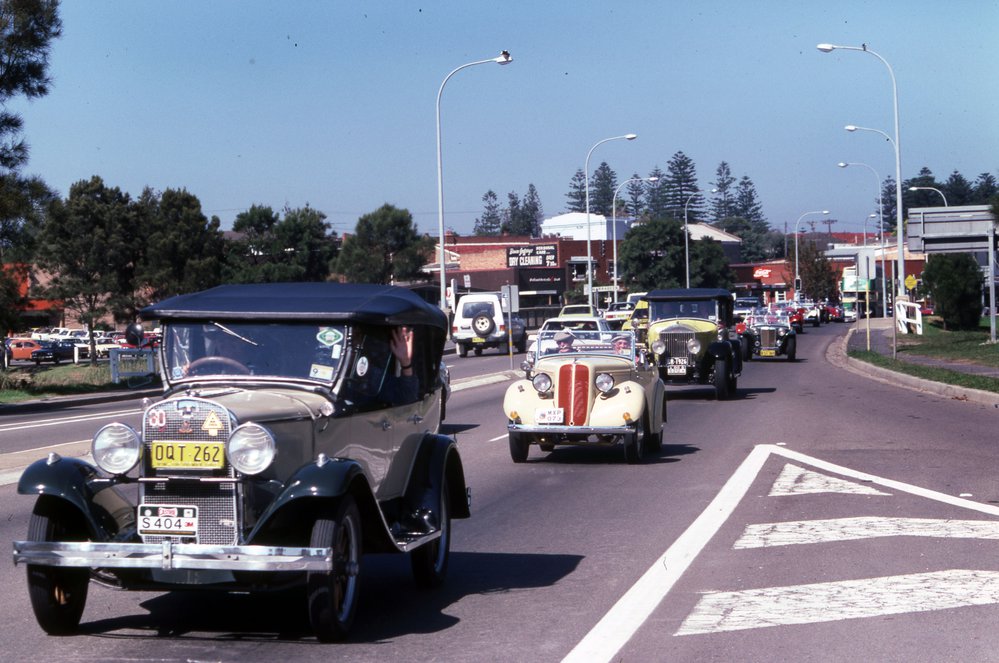 Antique cars on Pittwater Road, Narrabeen