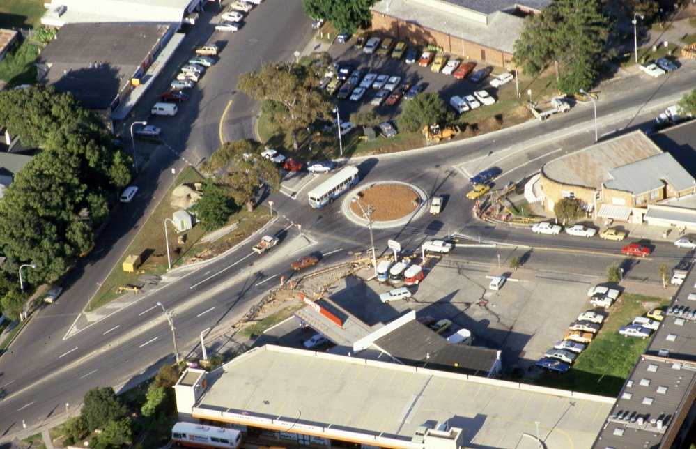 Aerial View corner pf Park Street and Pittwater Road,Mona Vale